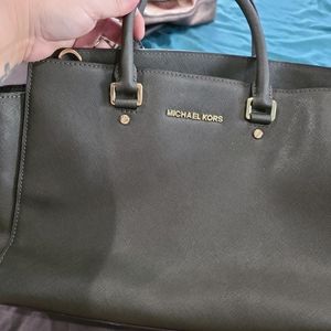 MICHAEL KORS  large and Beautiful forest green bag